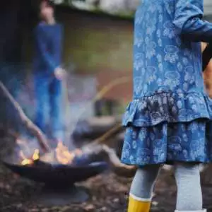 Mädchen Langarmkleid Traumfänger mit Rüschen von LivLou bei Kleidermarie.de