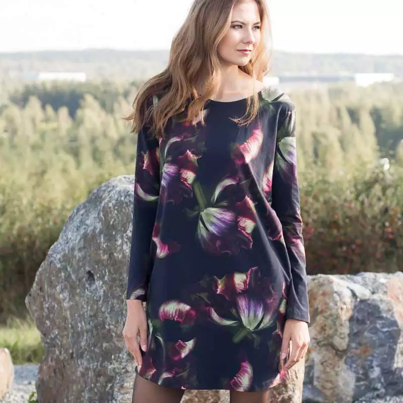 Langarm Frauenkleid dark flowers Blaa!