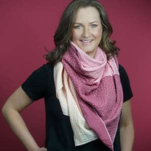 Kleidermarie mit Musselintuch