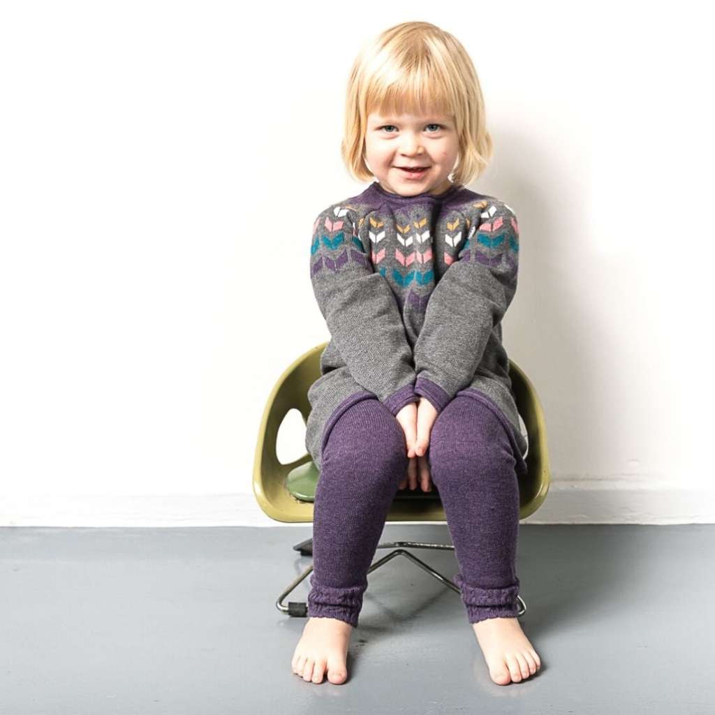 Sense Organics Mädchen Strickkleid dunkelgrau bunte Passe